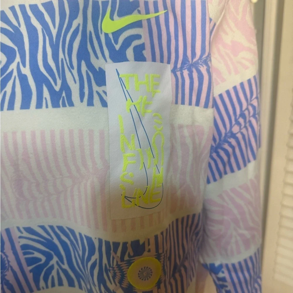 Nike The Nike Line Zebra Pastel Graphic Sweatshirt L Y2K